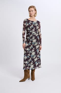 Robe longue à motifs fleuris;${refinementColor}