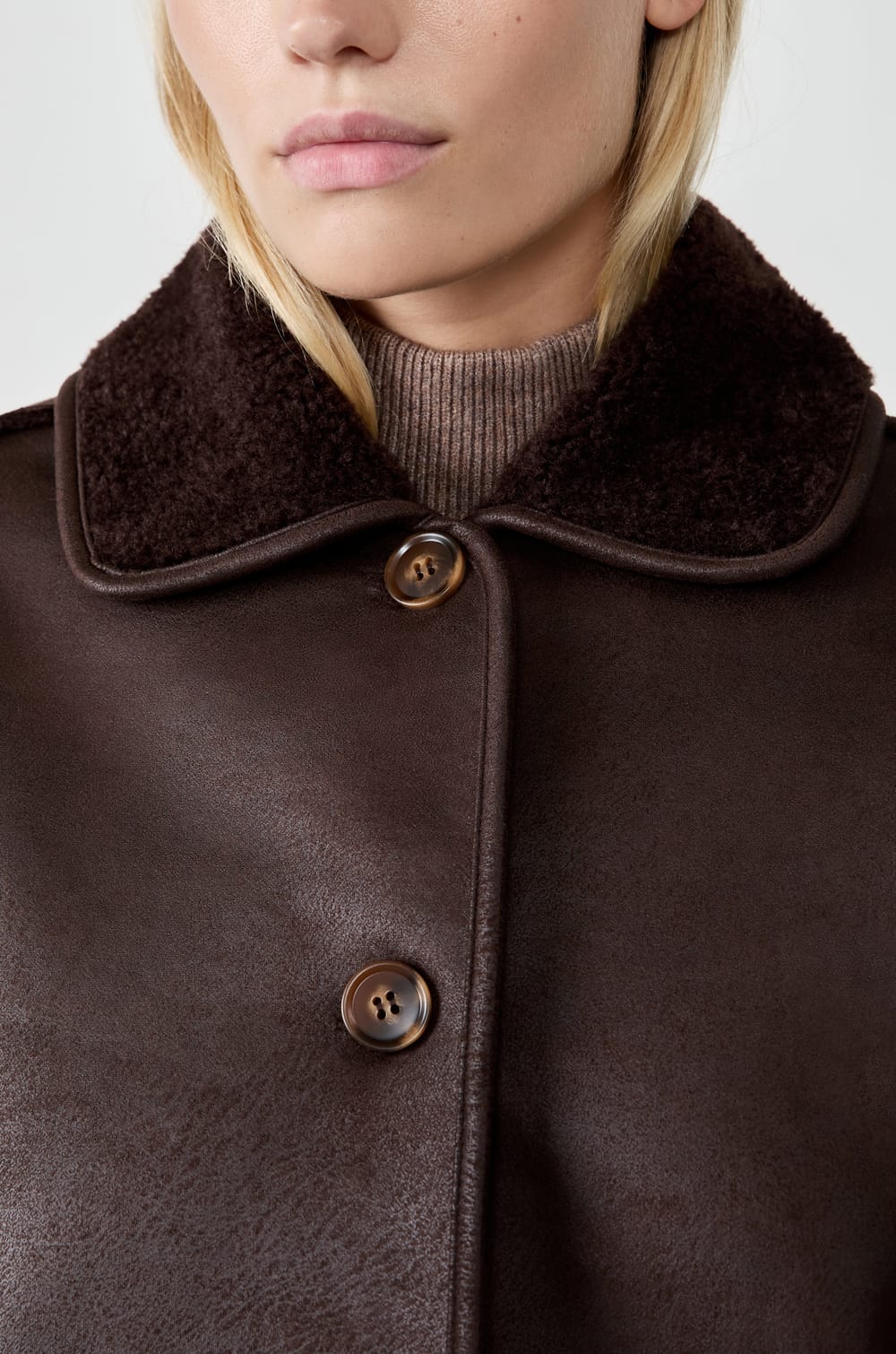 Short coat with faux fur collar;${refinementColor}