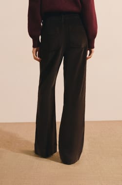 Jean en velours c&ocirc;tel&eacute; avec poche sur le devant;${refinementColor}