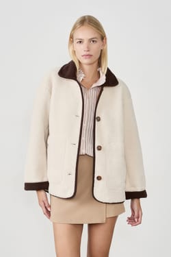 Manteau court en fausse fourrure;${refinementColor}