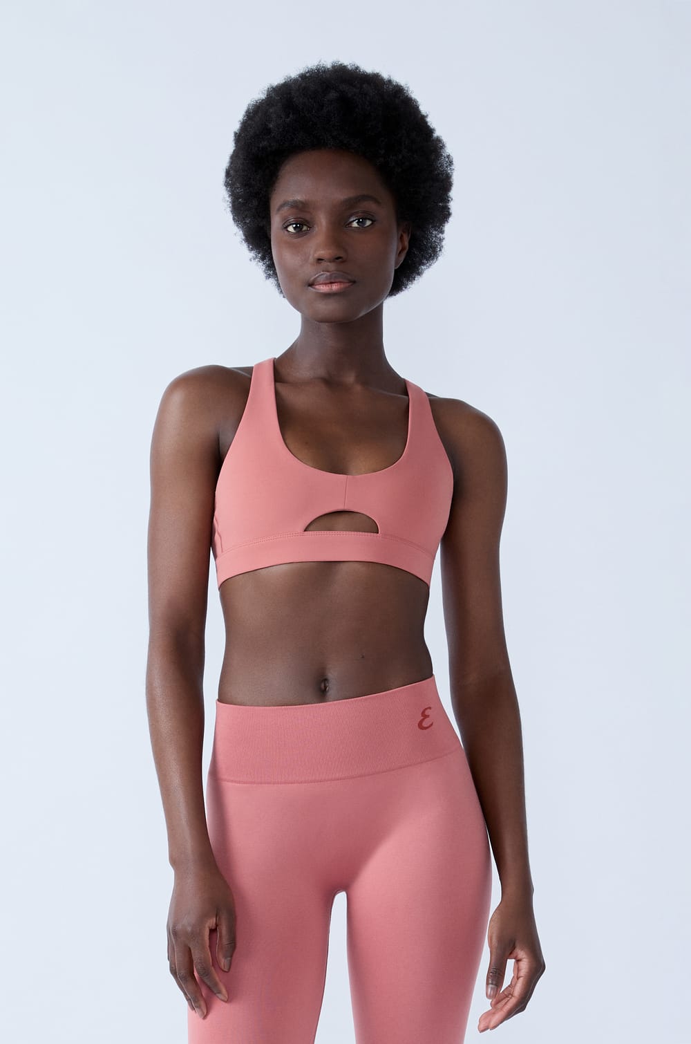 Sportovn&iacute; podprsenka - Středn&iacute; podpora;${refinementColor}