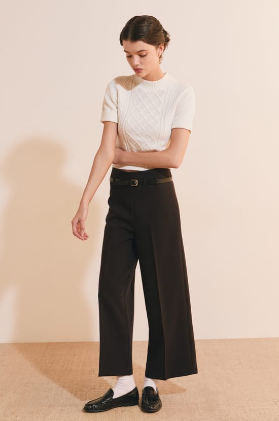 Pantalon cropped;${refinementColor}