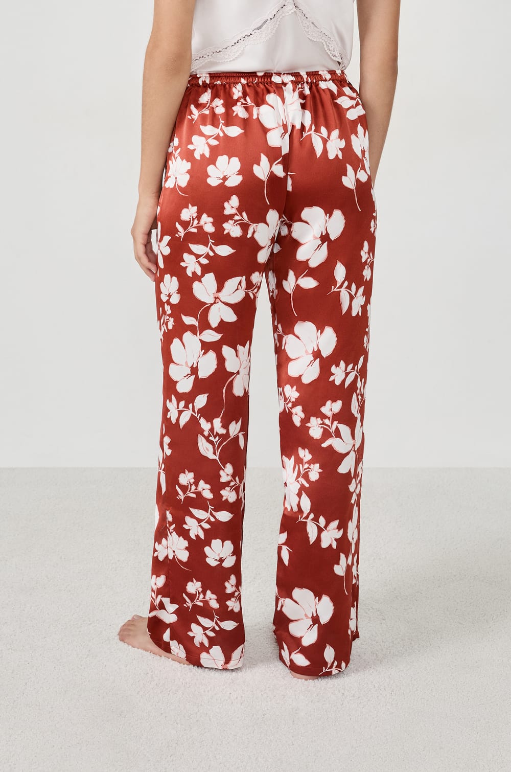 Pantalon de pyjama satiné à imprimés;${refinementColor}