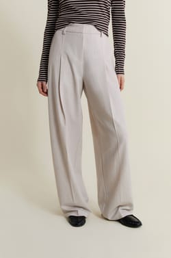 Straight Trousers;${refinementColor}