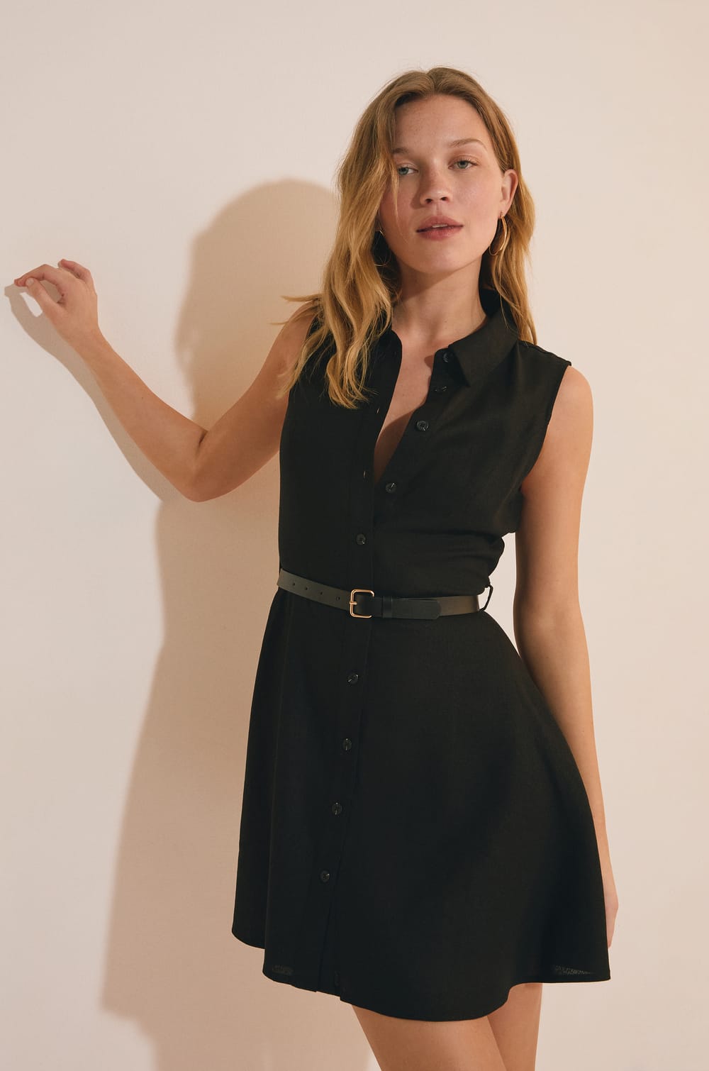 Robe courte sans manches avec lin;${refinementColor}