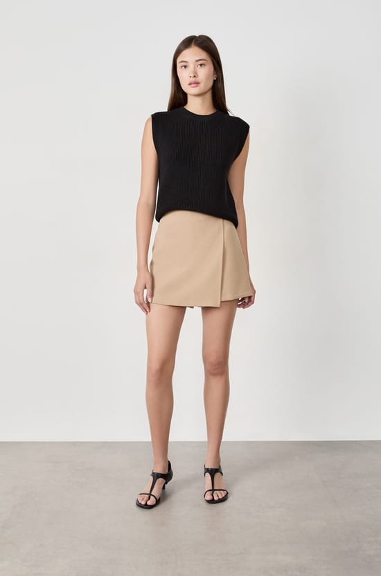 Sleeveless Sweater;${refinementColor}