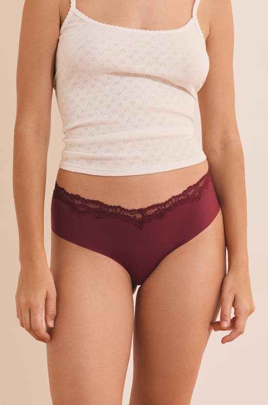Hipster avec d&eacute;tail dentelle;${refinementColor}