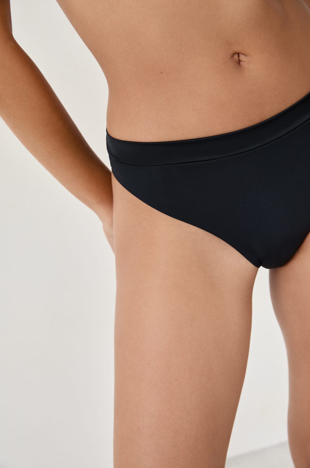 Culotte microfibre satinée;${refinementColor}
