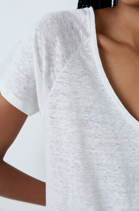 Short-sleeved T-shirt 100% linen;${refinementColor}