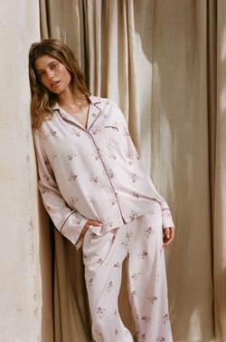 Pantalon de pyjama &agrave; motif fleuri;${refinementColor}
