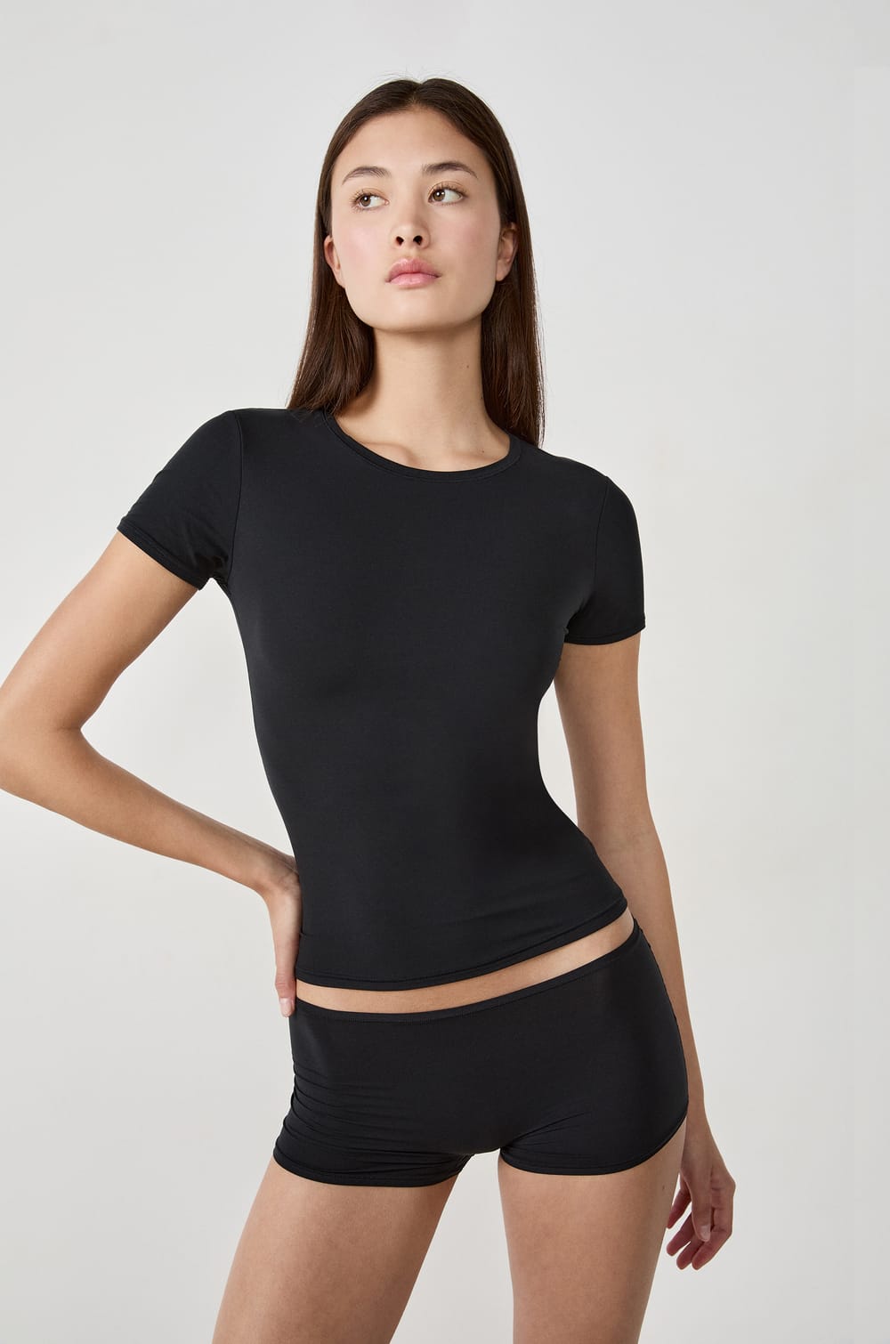 T-Shirt mit kurzen &Auml;rmeln aus Mikrofaser;${refinementColor}