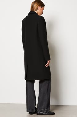 Long buttoned coat with wool;${refinementColor}