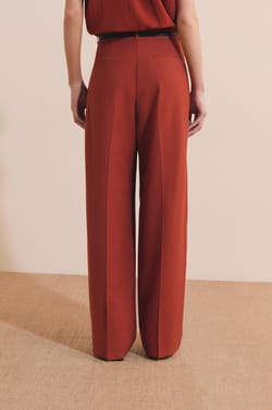 Pantalon large &agrave; pinces;${refinementColor}