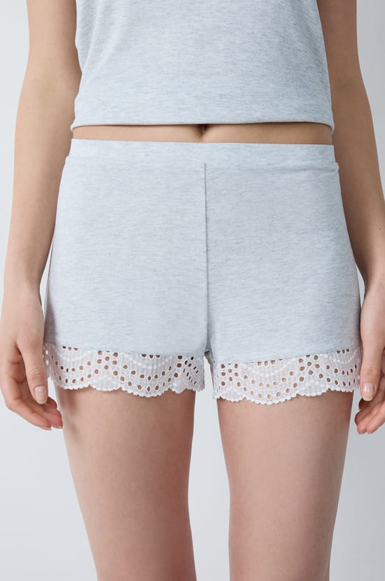 Pantalón corto de modal con detalle de encaje;${refinementColor}