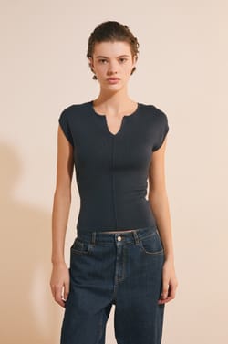 Top &agrave; col V avec coton;${refinementColor}