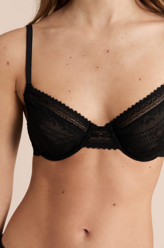 Soutien-gorge en dentelle avec bijou dor&eacute;;${refinementColor}