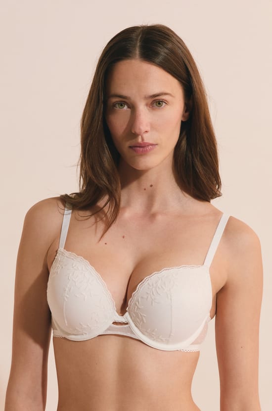 Sujetador con bordado;${refinementColor}