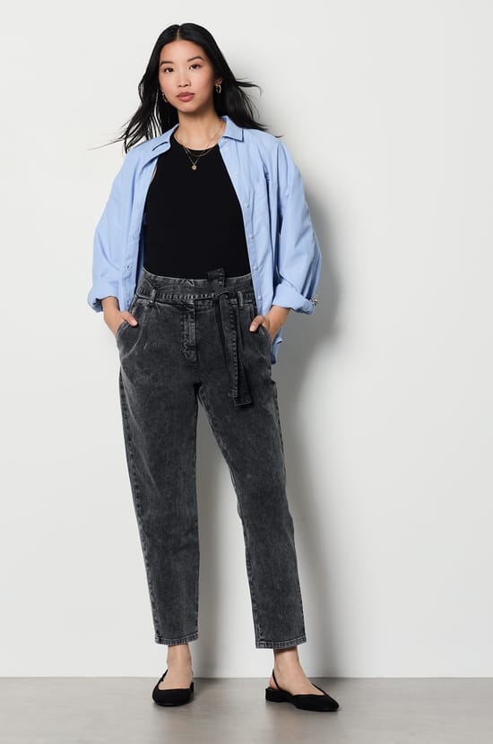 Carrot Cut Jeans;${refinementColor}