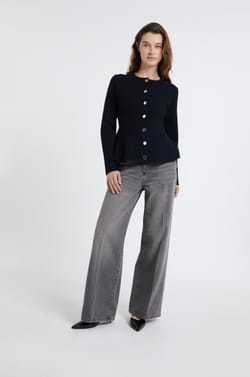 Top &agrave; manches longues avec boutons dor&eacute;s;${refinementColor}