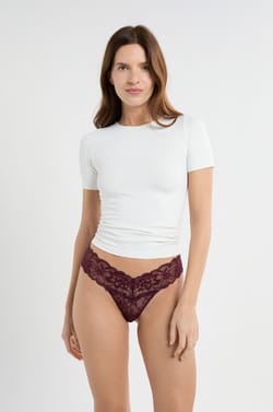 Tanga en dentelle;${refinementColor}