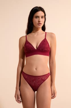 Tanga en dentelle;${refinementColor}