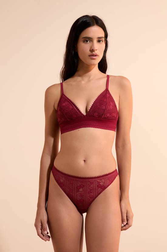Tanga en dentelle;${refinementColor}
