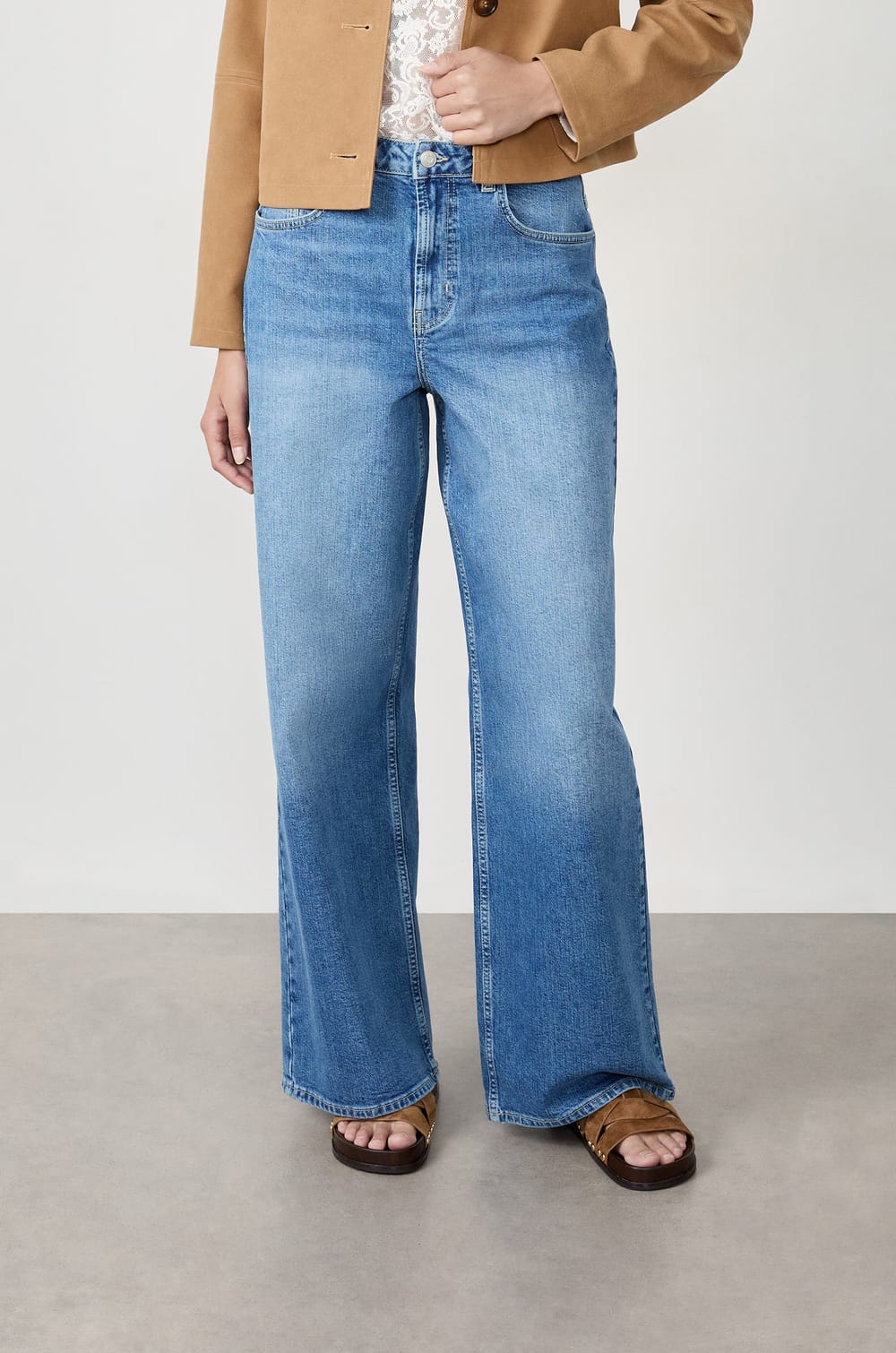 Wide Cut Jeans;${refinementColor}