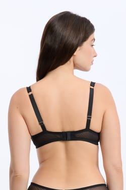 Bra tipo balconet con copas delgadas en tul;${refinementColor}