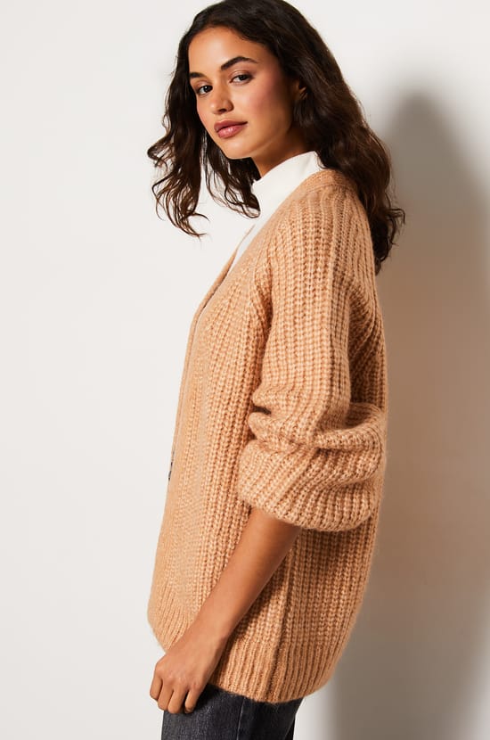 Gilet long en maille;${refinementColor}