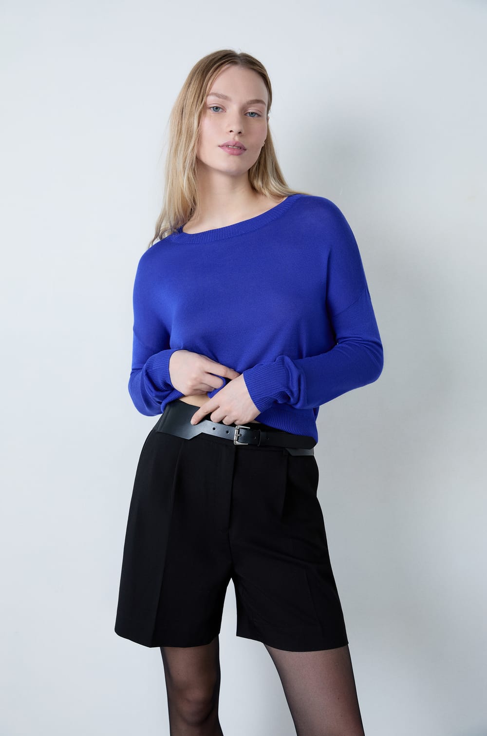 Round Neck Sweater;${refinementColor}