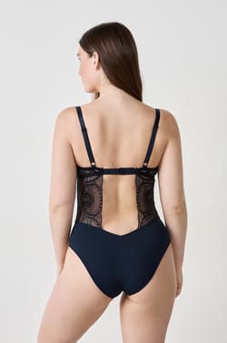 Body en dentelle;${refinementColor}
