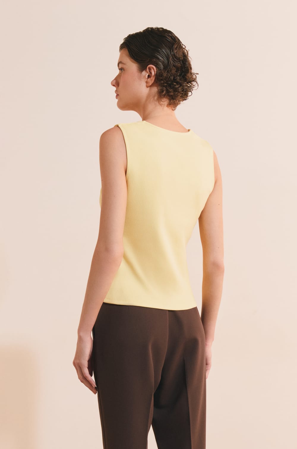 Top &agrave; col carr&eacute; en coton;${refinementColor}