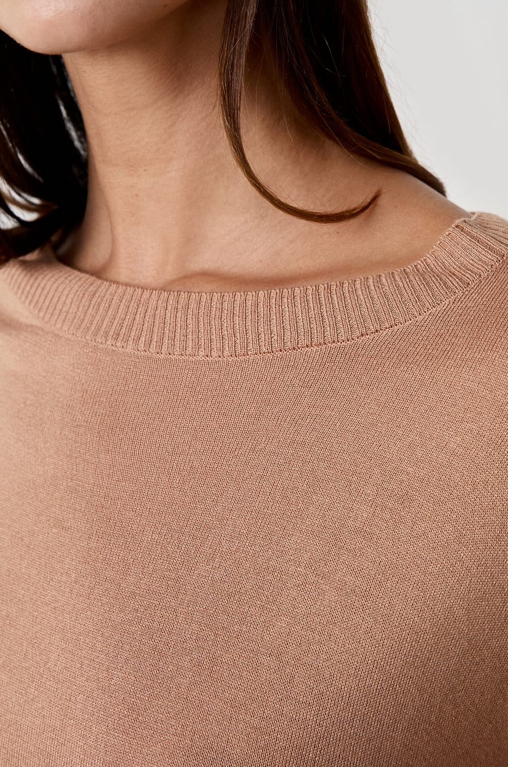 Long-sleeved round neck sweater;${refinementColor}