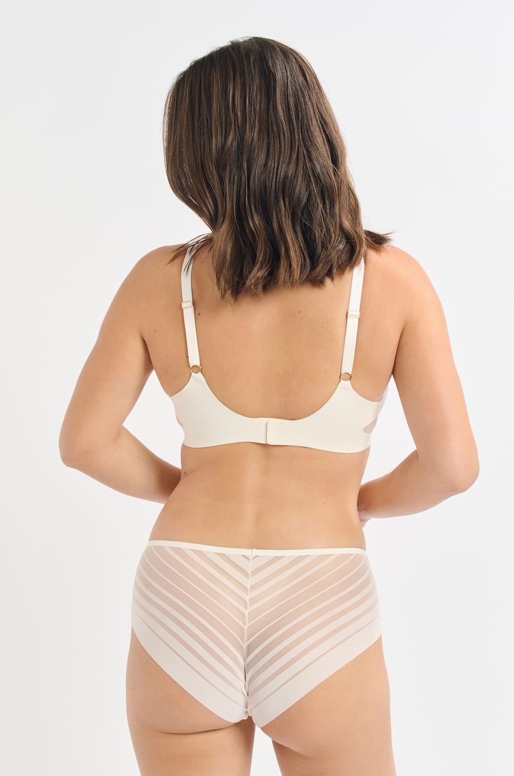 Sujetador  Nº 4 - El sujetador de copas finas;${refinementColor}