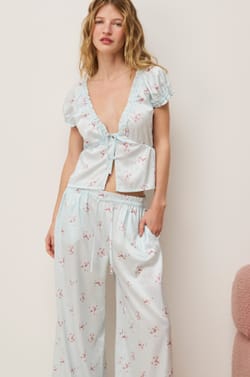 Top manches courtes satin&eacute; &agrave; motifs;${refinementColor}