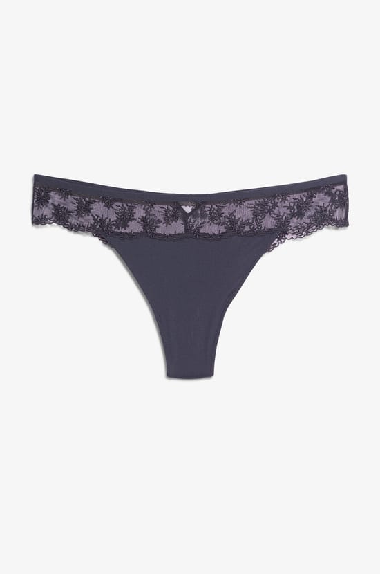 Tanga aus besticktem Tüll;${refinementColor}