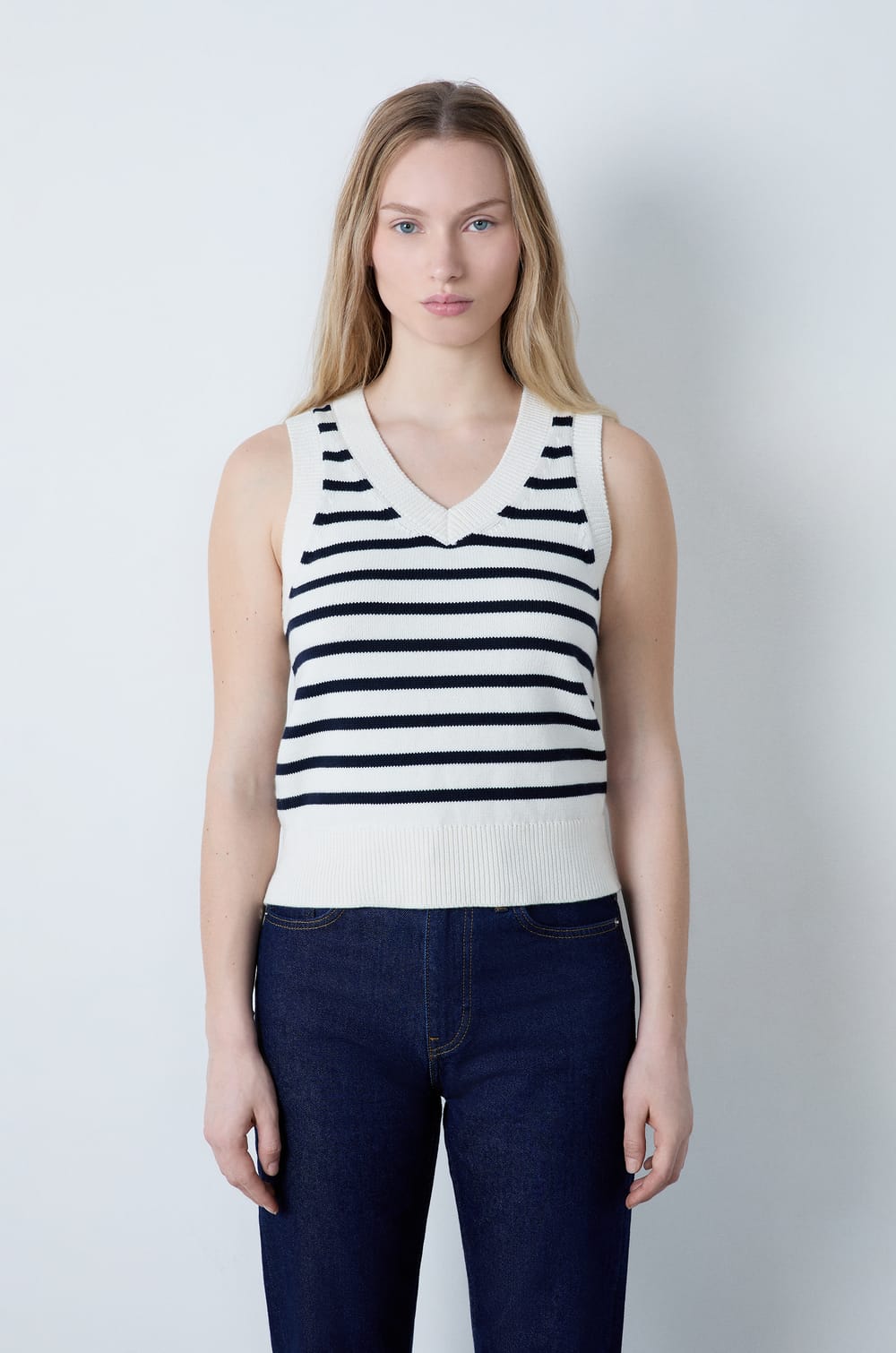 Sleeveless Striped Top;${refinementColor}