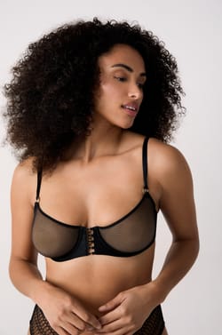 Classic Wireless Bra In Silk And Tulle;${refinementColor}