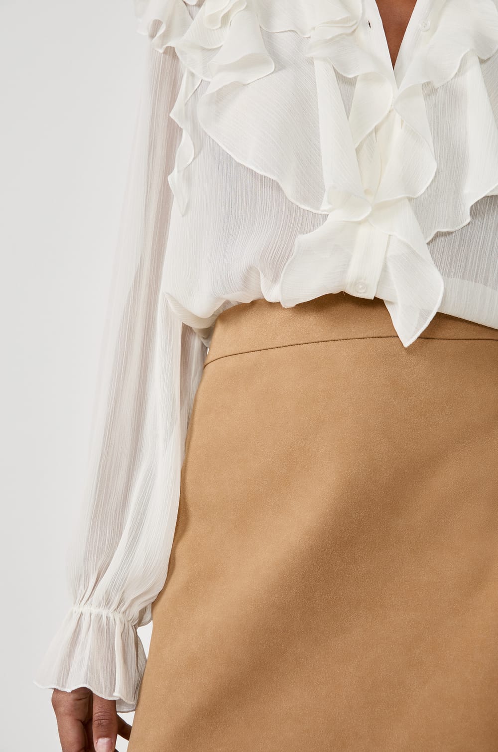 Short smooth skirt;${refinementColor}
