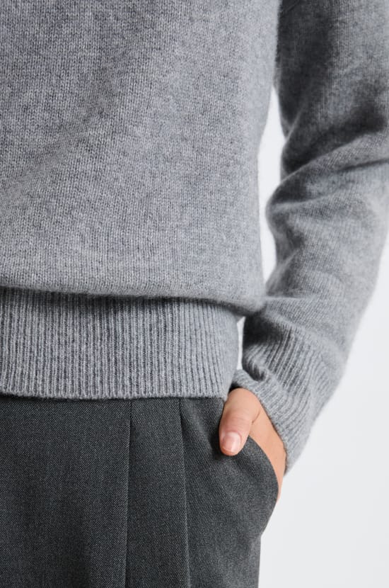 Pull col V en cachemire;${refinementColor}