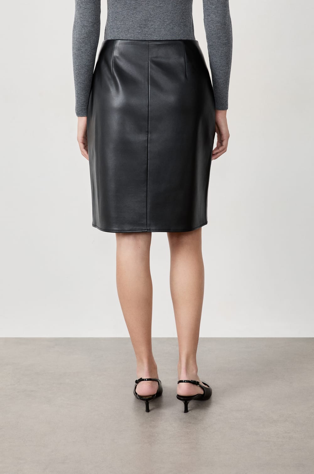 Mid-length faux leather skirt;${refinementColor}