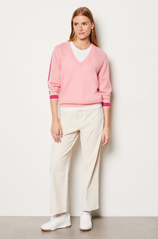 Pull col V cachemire patch;${refinementColor}