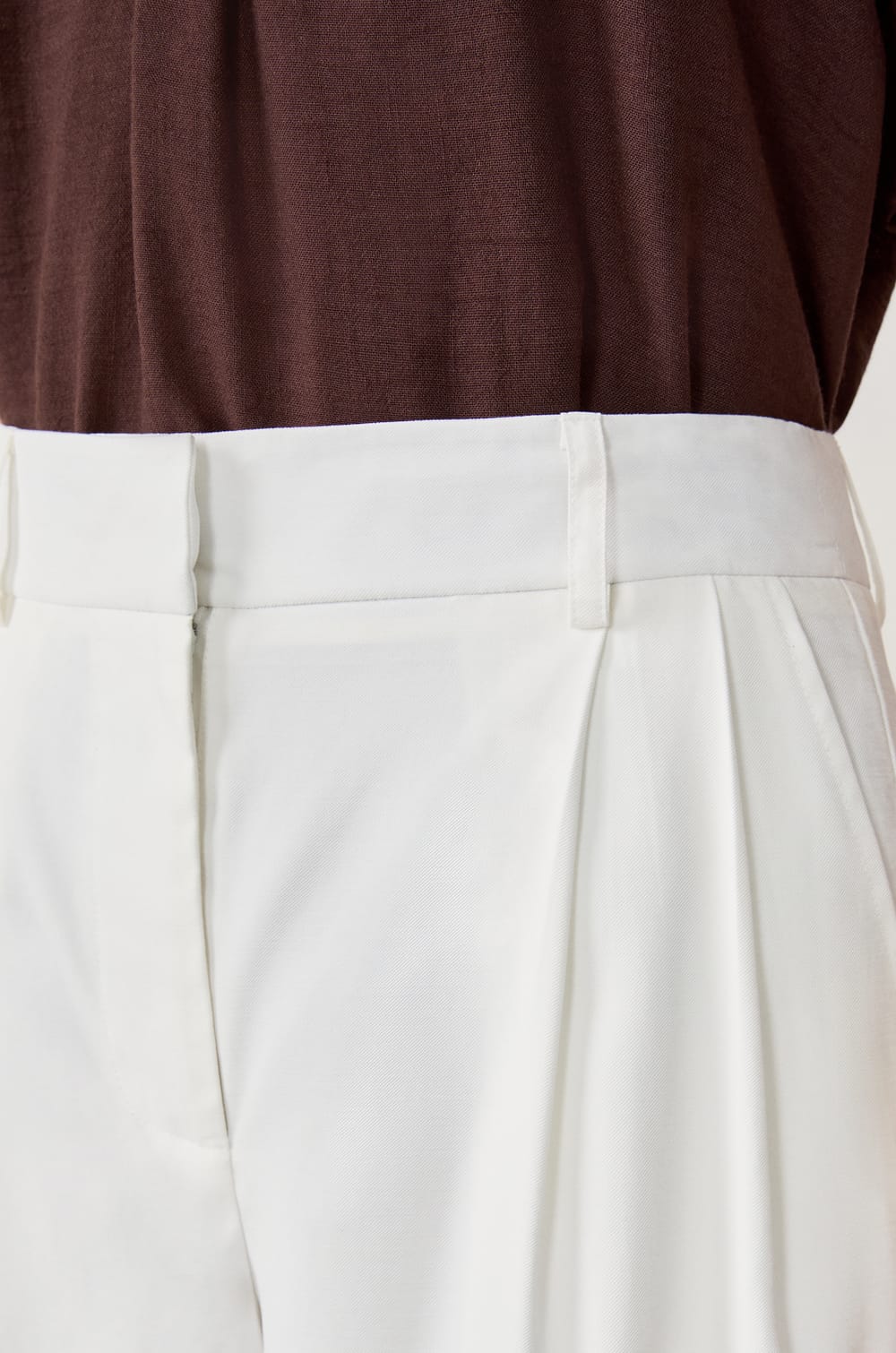 Short coupe droite;${refinementColor}