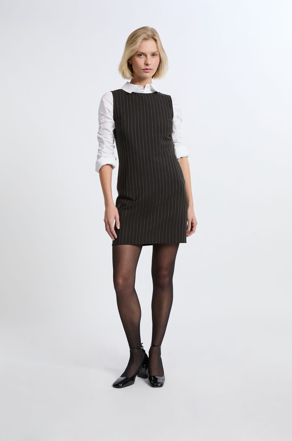 Robe courte à rayure;${refinementColor}