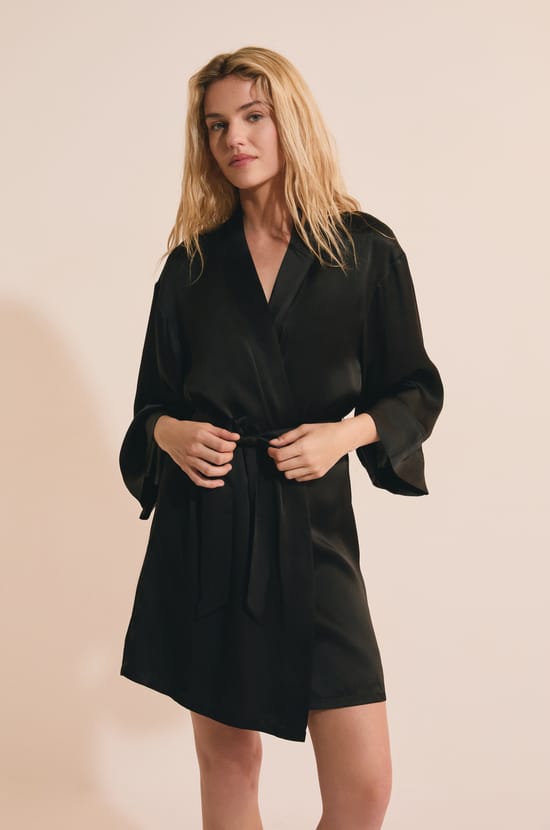 Silk Robe;${refinementColor}