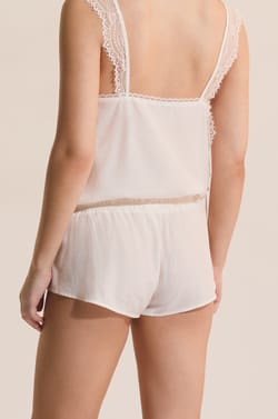 Short de pyjama avec d&eacute;tail en dentelle;${refinementColor}