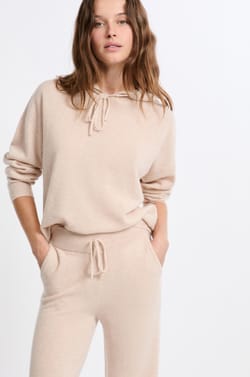 Sweter z kapturem z kaszmiru;${refinementColor}