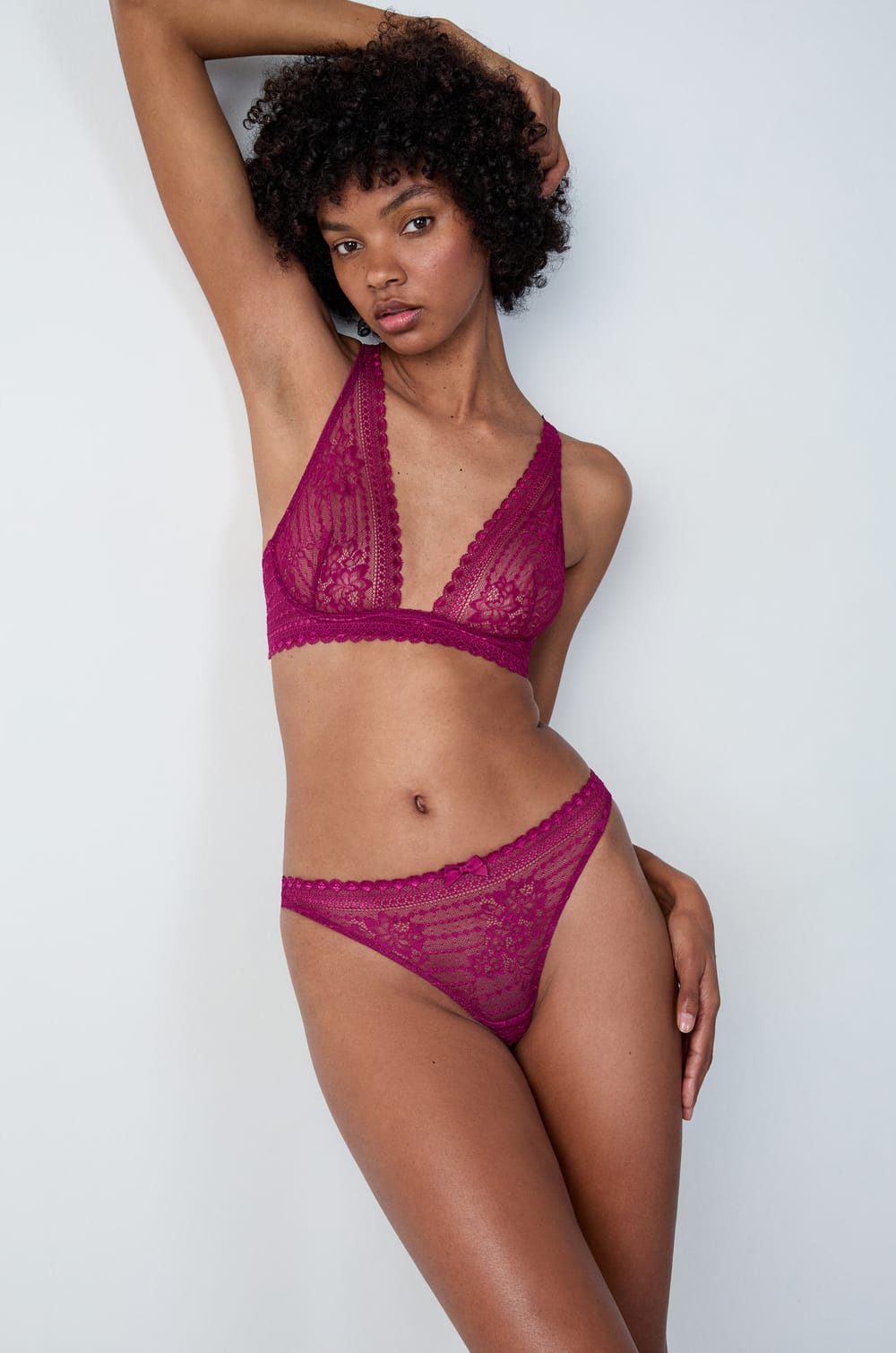 Tanga de encaje;${refinementColor}