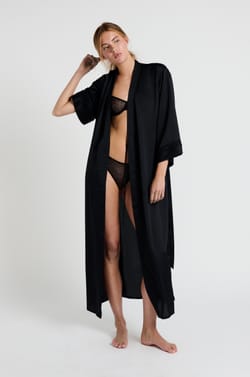 Langer Kimono aus Satin;${refinementColor}