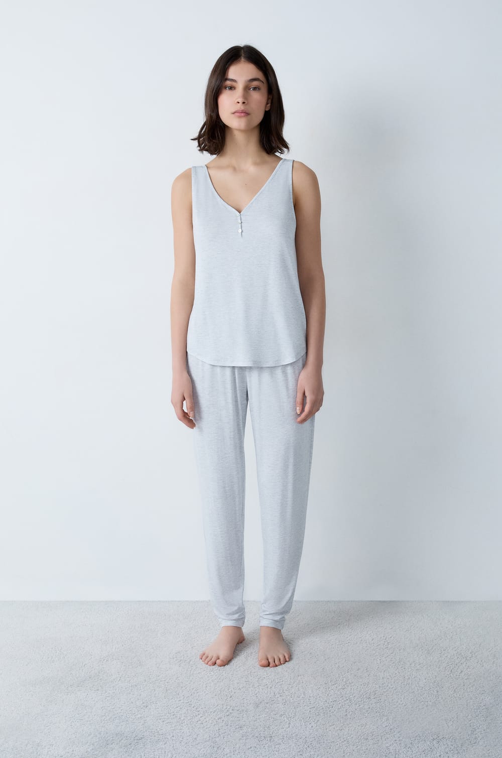 Top de tirantes lisa;${refinementColor}